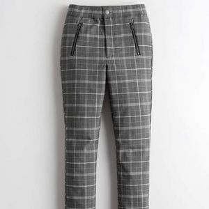 ♥️🤍💙Hollister Plaid Ultra High Leggings